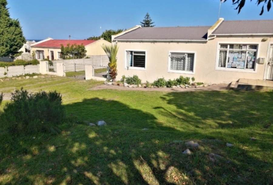 4 Bedroom Property for Sale in Sandbaai Western Cape